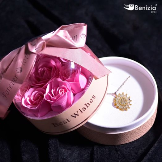 Box Rosas de Amor + Collar Trébol Imantado